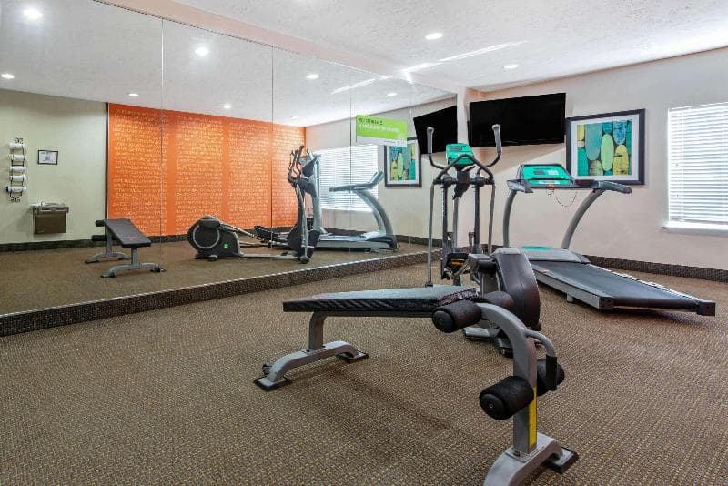 La Quinta Inn & Suites by Wyndham Leesville Ft. Polk photo 1