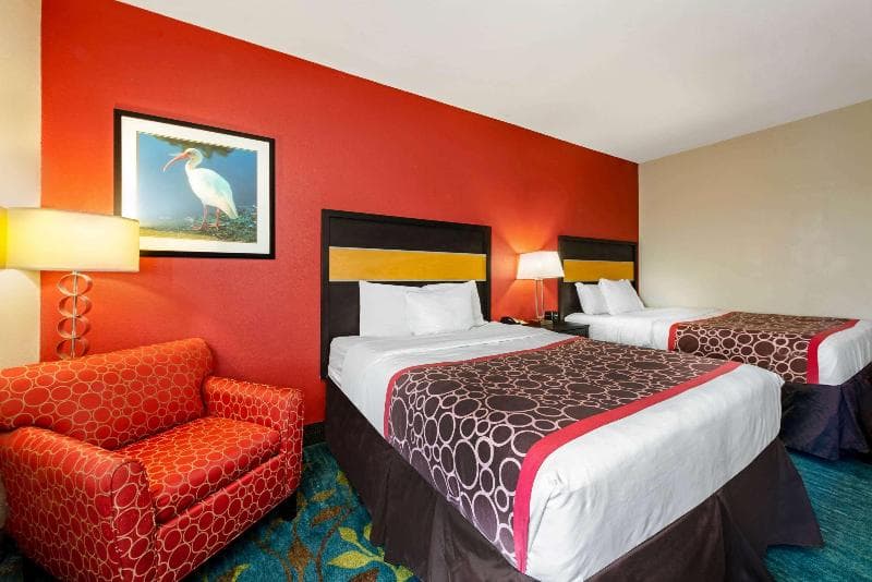 La Quinta Inn & Suites by Wyndham Leesville Ft. Polk 4