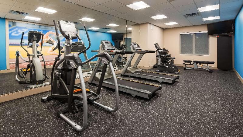 Best Western Plus Isanti 2