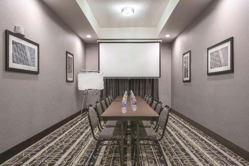 La Quinta Inn & Suites Fort Worth West - I-30 photo 1