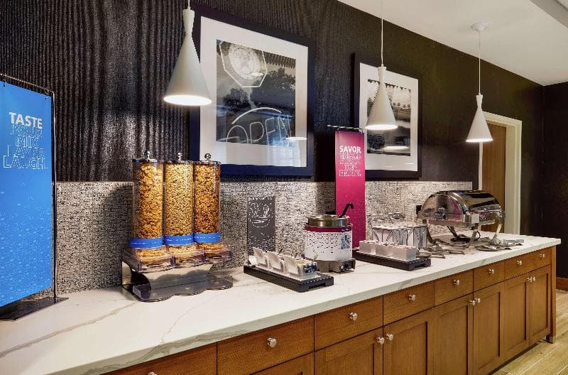 Hampton Inn & Suites Chicago Waukegan 3