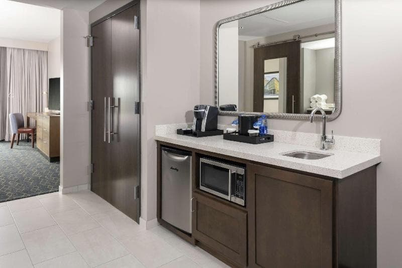 Embassy Suites by Hilton Grand Rapids Downtown 4