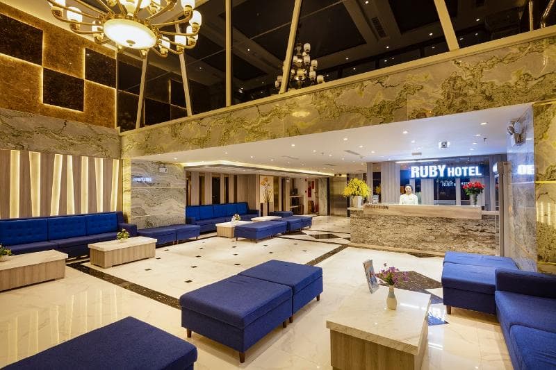 Ruby Hotel 3