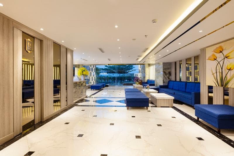 Ruby Hotel 5
