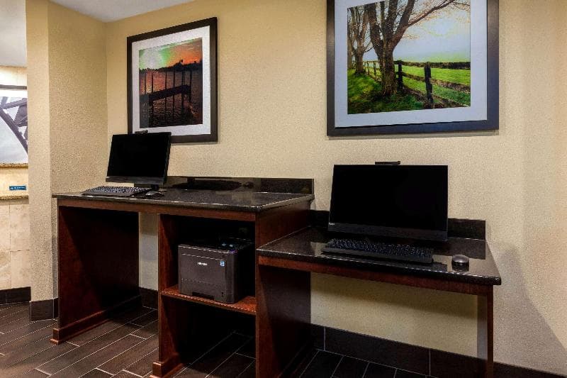 La Quinta Inn by Wyndham Sandusky near Cedar Point photo 1