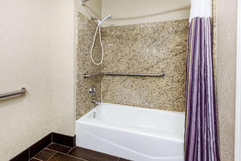 La Quinta Inn by Wyndham Sandusky near Cedar Point 5
