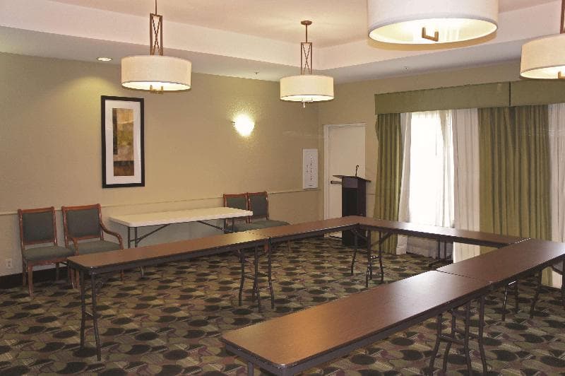 La Quinta Inn & Suites by Wyndham Kerrville main