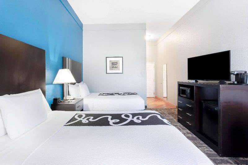 La Quinta Inn & Suites by Wyndham Kerrville 4