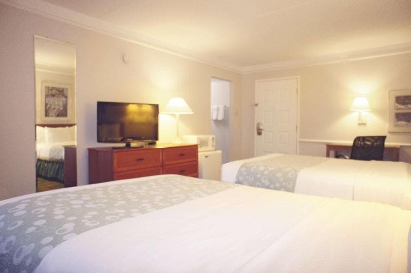 La Quinta Inn by Wyndham Kansas City Lenexa 4