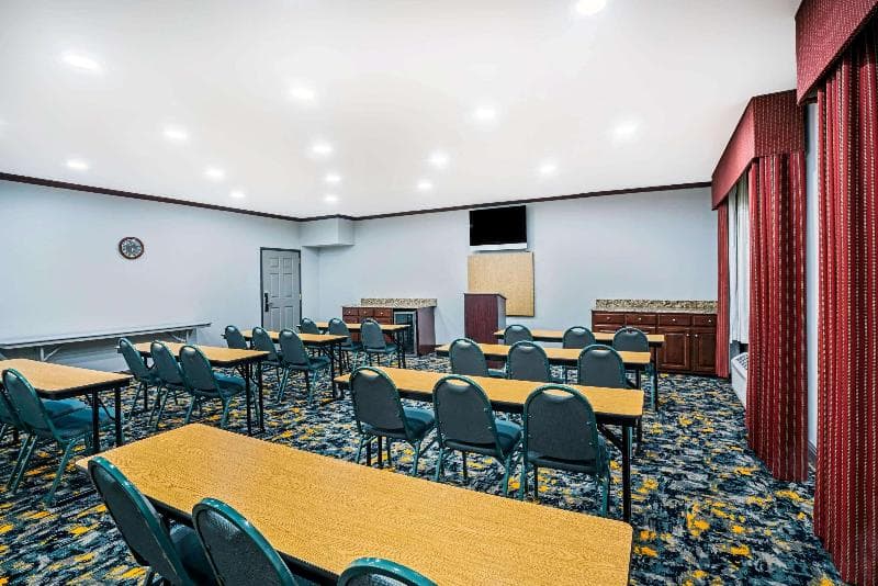 La Quinta Inn & Suites by Wyndham Cookeville main