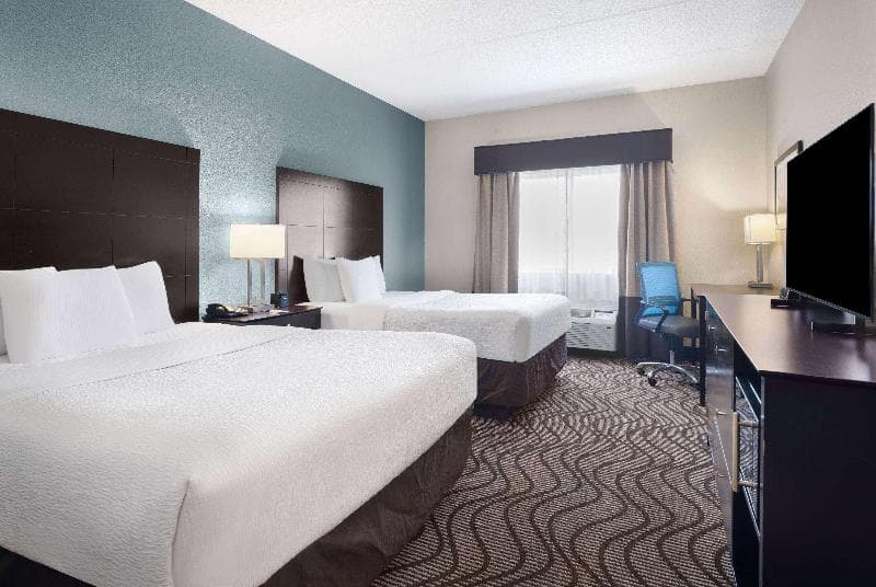 La Quinta Inn & Suites by Wyndham Knoxville Airport 4