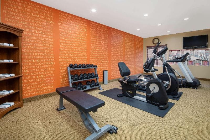 La Quinta Inn & Suites by Wyndham Atlanta-Union City 2