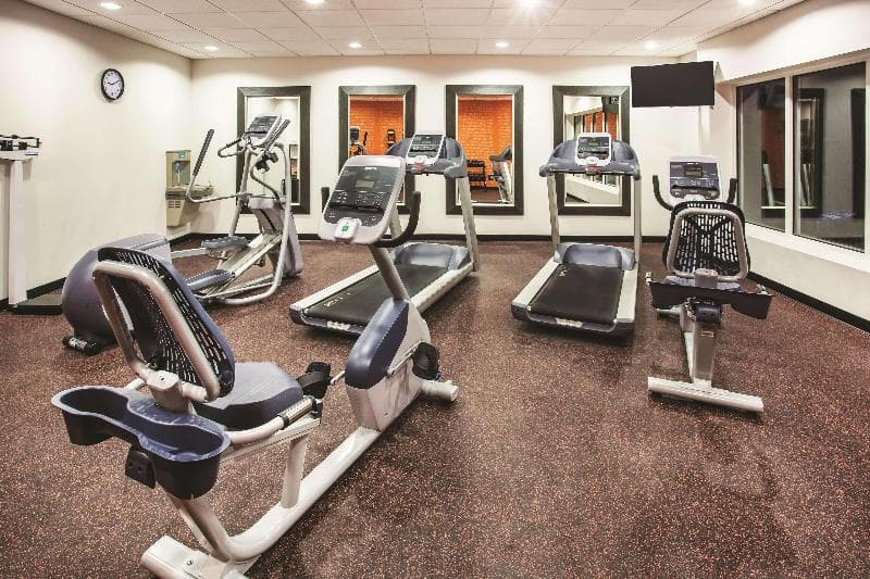 La Quinta Inn & Suites by Wyndham St. Paul-Woodbury 2