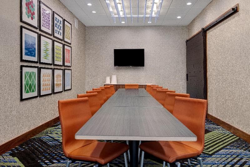 Holiday Inn Express & Suites Ann Arbor - University South 3