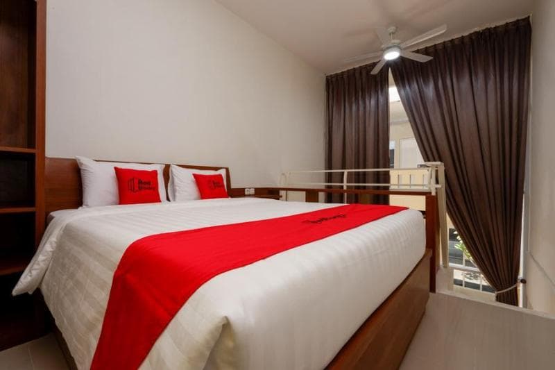 Reddoorz Plus Near Paragon Mall Semarang 1