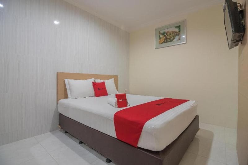 Reddoorz Near Mt Haryono Semarang 3