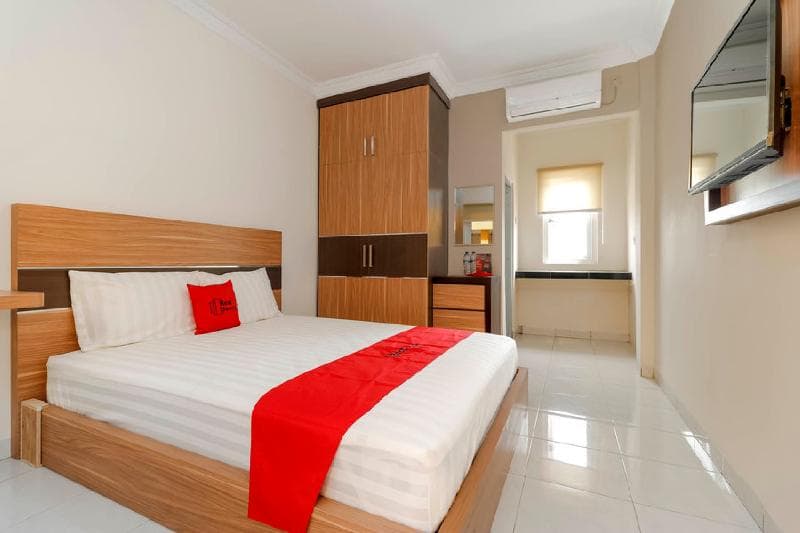 Reddoorz Plus Near Palembang Square Mall 3