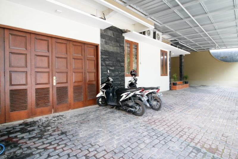 Reddoorz @ Jalan Palagan 4