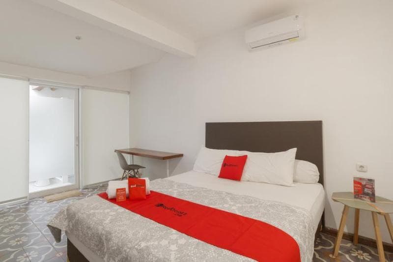 Reddoorz Plus @ Demangan Gejayan main
