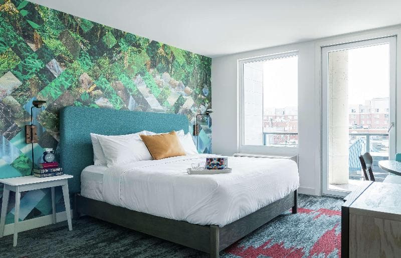 Canvas Moncton, Tapestry Collection by Hilton 4