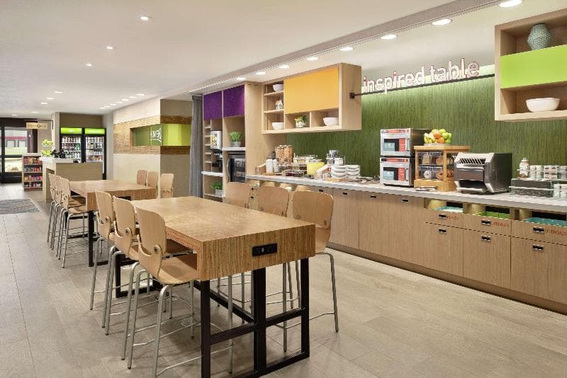Home2 Suites by Hilton Bismarck 3