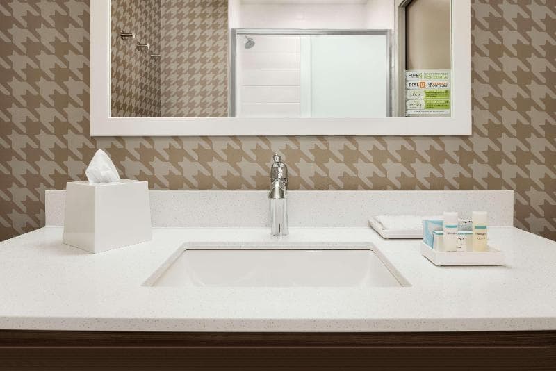Home2 Suites by Hilton Bismarck 5