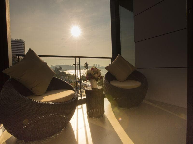 Serenotel Pattaya Beach Front 3