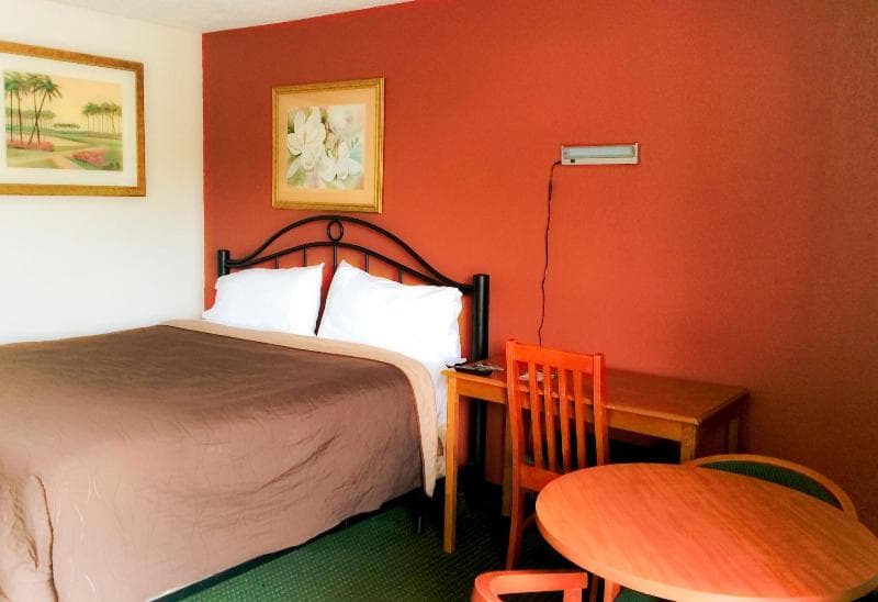 Stay Inn And Suites 5