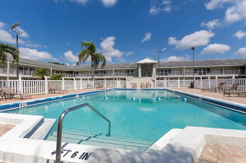 Motel 6 Englewood main
