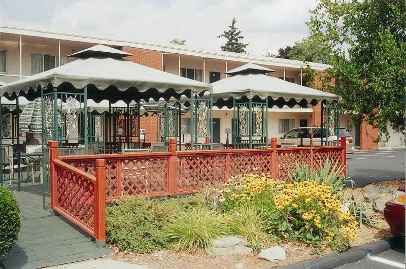 Meadow Court Inn 3