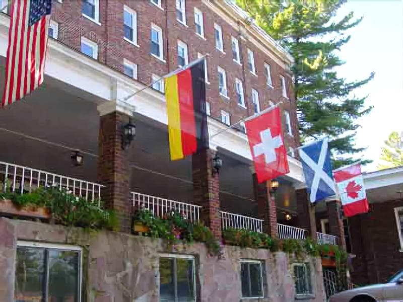 The Pines Inn - Lake Placid 5
