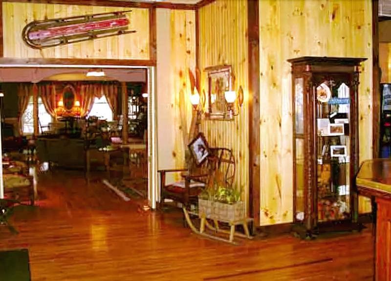 The Pines Inn - Lake Placid 4