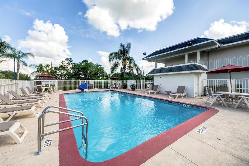 Motel 6 Lakeland 3