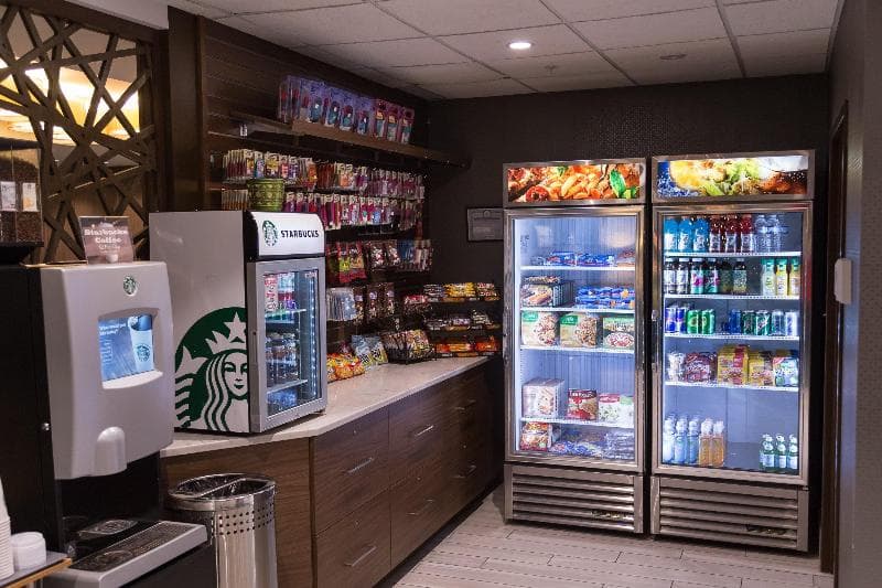 Holiday Inn & Suites Syracuse Airport - Liverpool photo 1