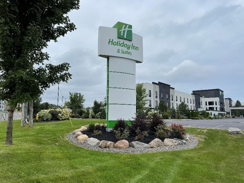Holiday Inn & Suites Syracuse Airport - Liverpool 3