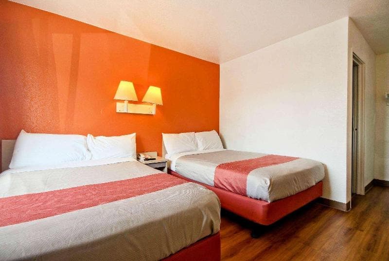 Travelodge By Wyndham Pompano Beach 5