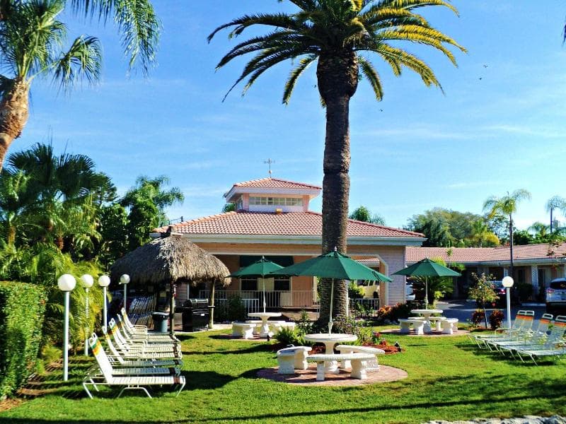 Tropical Beach Resorts 2