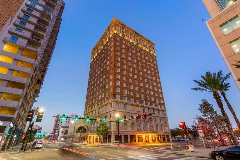 Hotel Flor Tampa Downtown, Tapestry Collection by Hilton 3