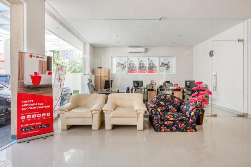 Reddoorz Near Ciputra World 3 5
