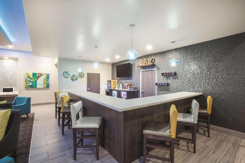 La Quinta Inn & Suites by Wyndham Tulsa Broken Arrow 2