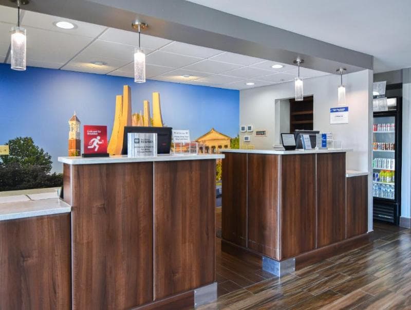 Best Western Plus Lafayette Hotel University Area 5