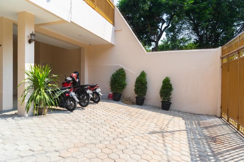 Reddoorz Near Cipinang Indah Mall 4