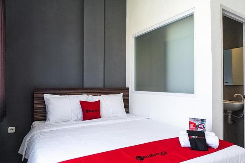 Reddoorz Near Seasons City Mall 3