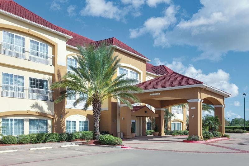 La Quinta Inn & Suites by Wyndham Bay City 3