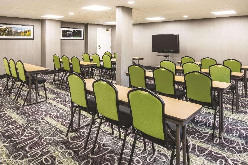 La Quinta Inn & Suites by Wyndham Milledgeville main