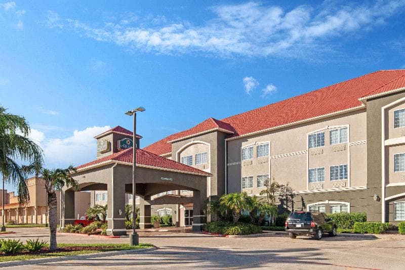 La Quinta Inn & Suites by Wyndham Mercedes 3