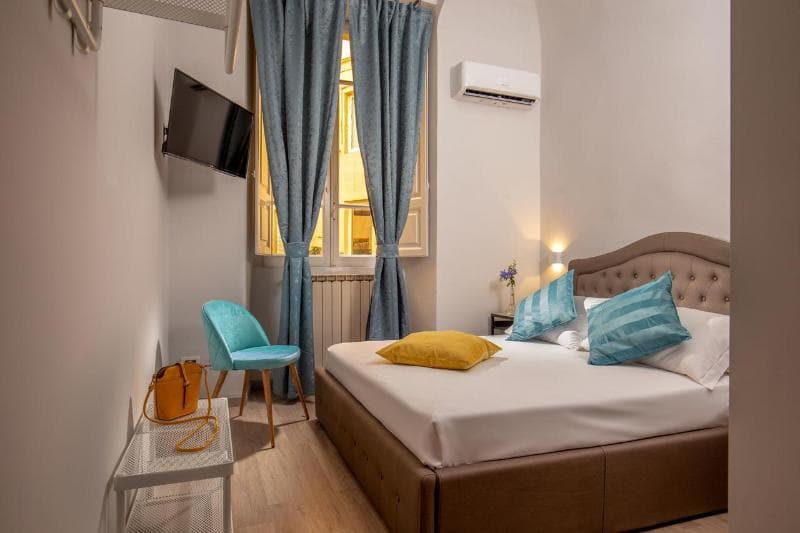 Courtyard Rome Suite 5