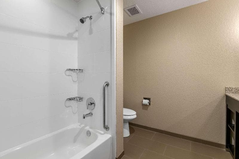 Comfort Inn & Suites Cedar Rapids Cid Eastern Iowa 2