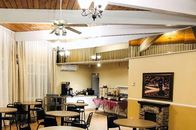 Econo Lodge Quebec City East main