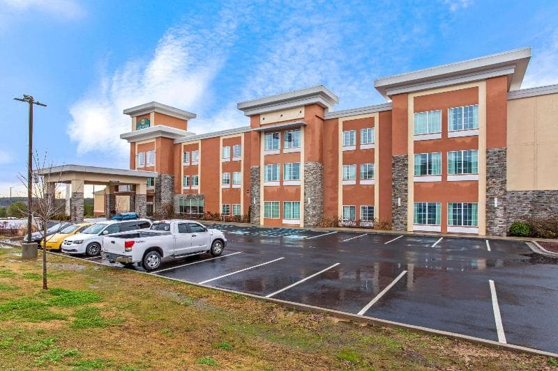 La Quinta Inn & Suites by Wyndham Cullman photo 1